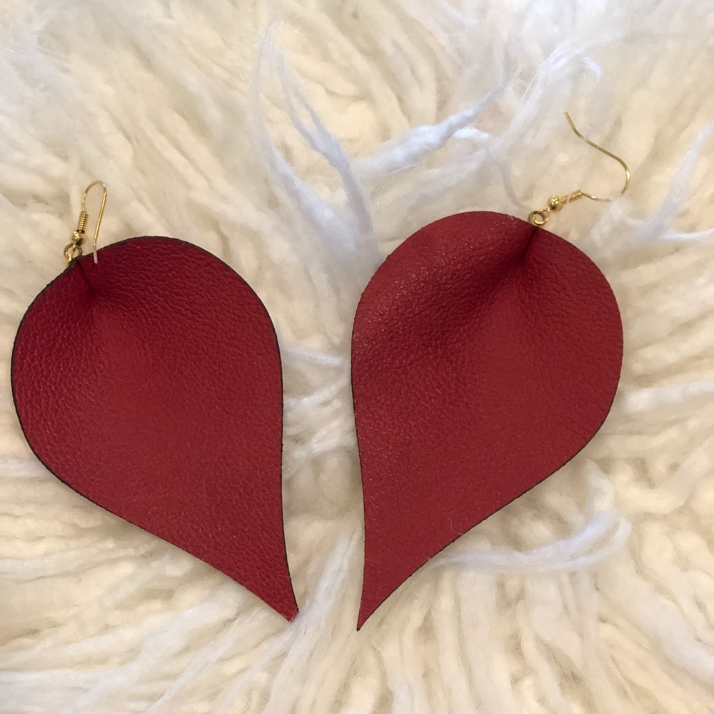 Gorgeous handmade teardrop leather earrings!
